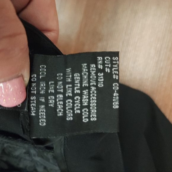 🌼BCX Womens Size 7 Career Cropped Capri Pants Black EUC - Picture 9 of 9